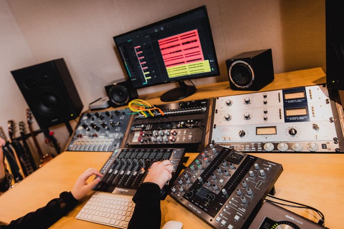 Interfaz de audio y previos en rack, el núcleo de cualquier home studio